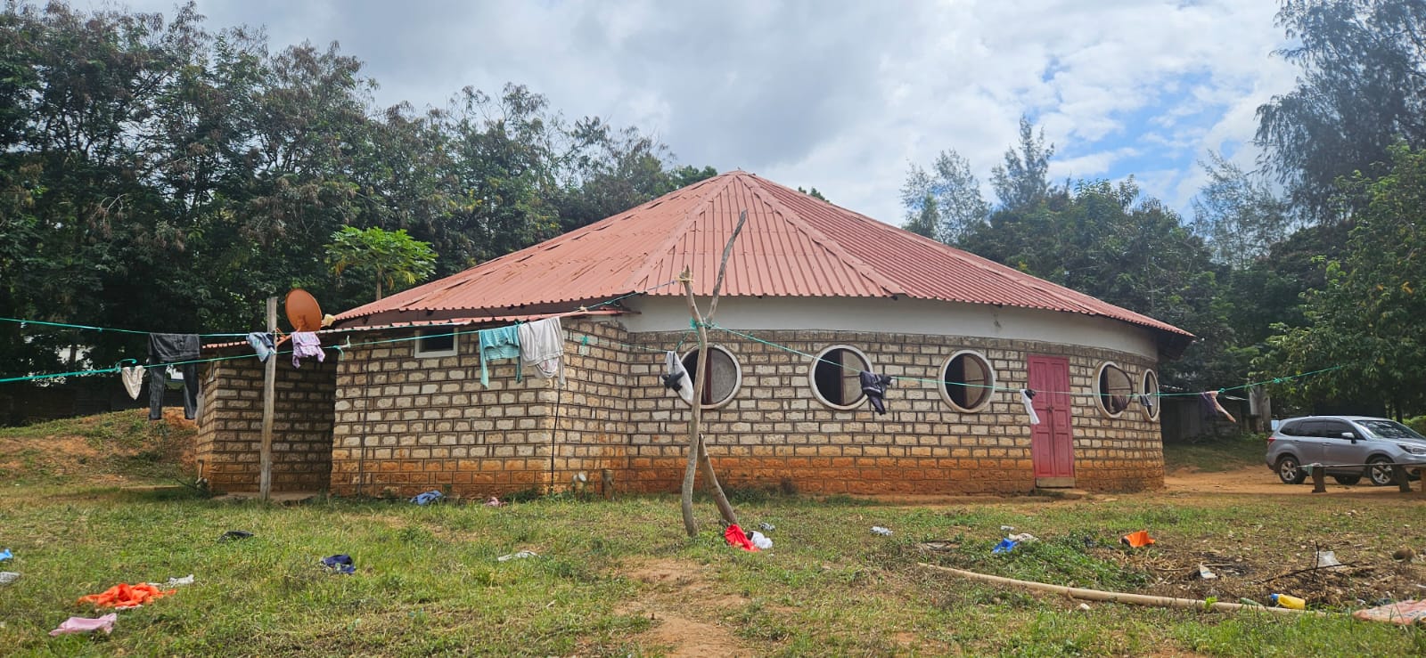 Ein Tor für die Harambee Garden School Ein Tor für die Harambee Garden School